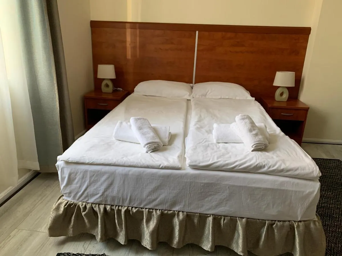 Guest Rooms Donovi Warna Gasthof